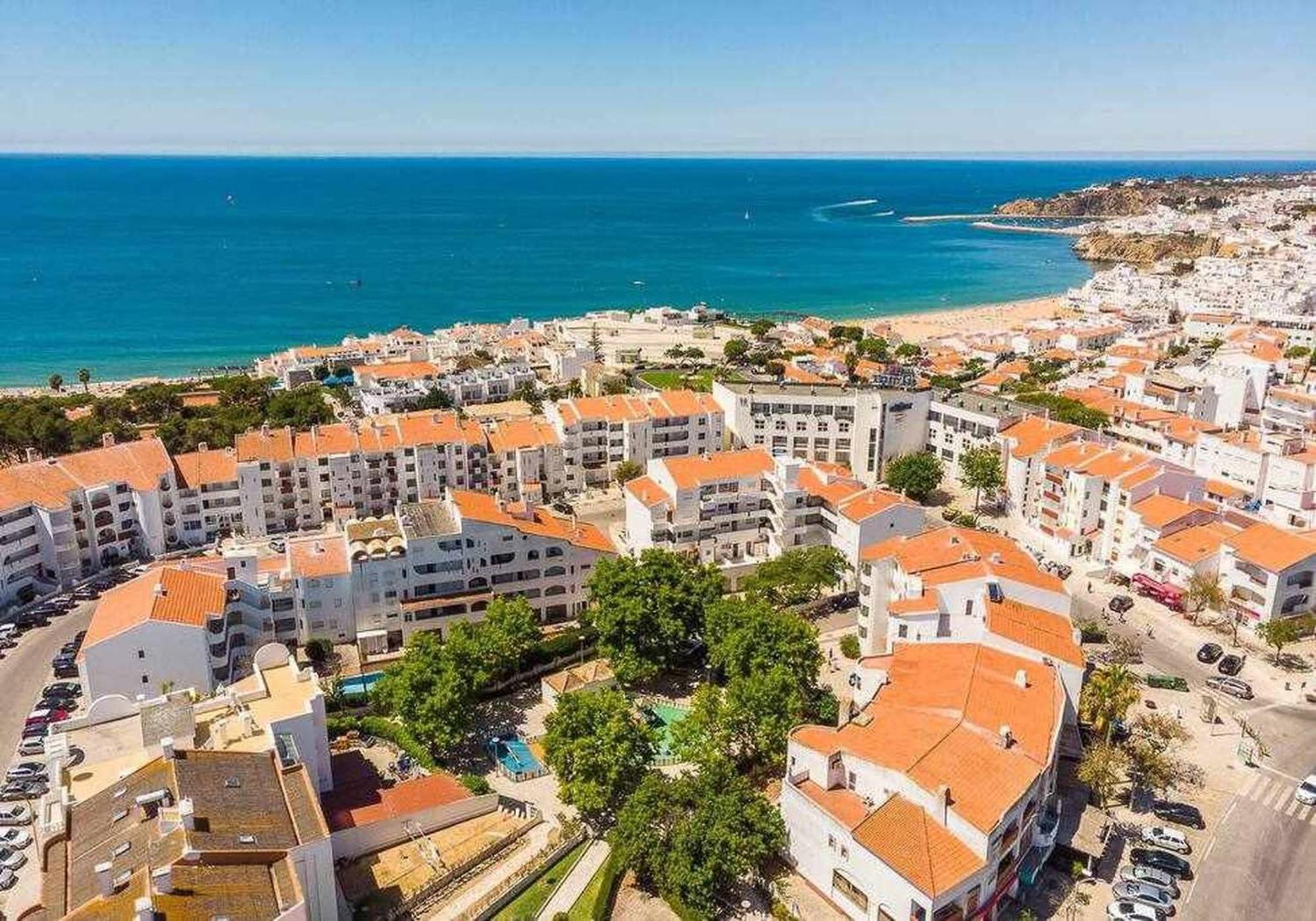 Central Town 2-Bedroom Apartment אלבופיירה מראה חיצוני תמונה