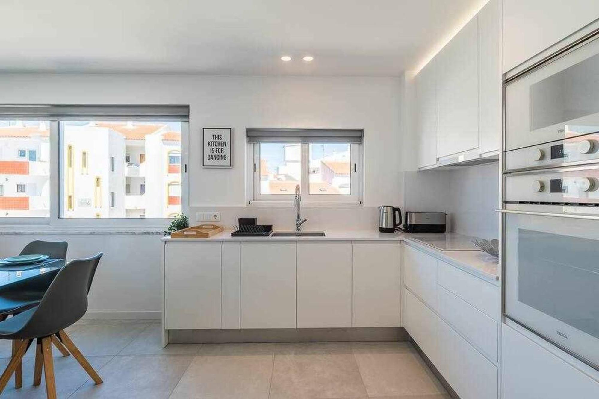 Central Town 2-Bedroom Apartment אלבופיירה מראה חיצוני תמונה